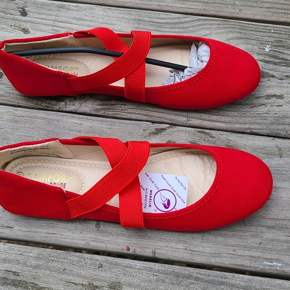 Shoes - Picture 2 of 4